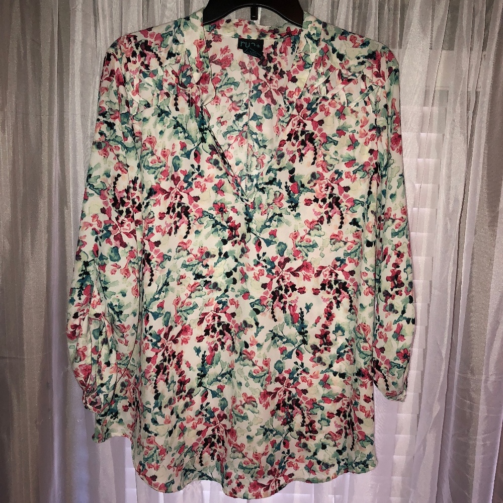 Floral Lattice Shoulder Blouse • 1X • Rue21